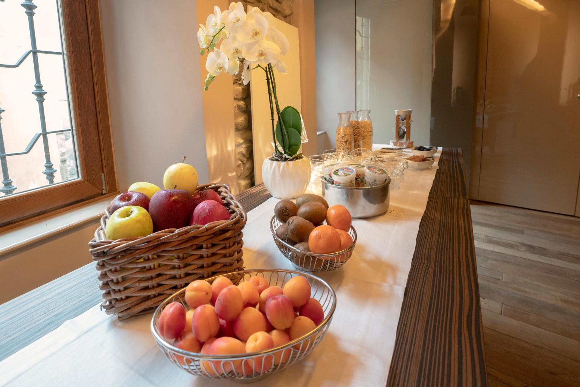 Il Borgo - 1711 Luxury Guest House Arlate Ngoại thất bức ảnh